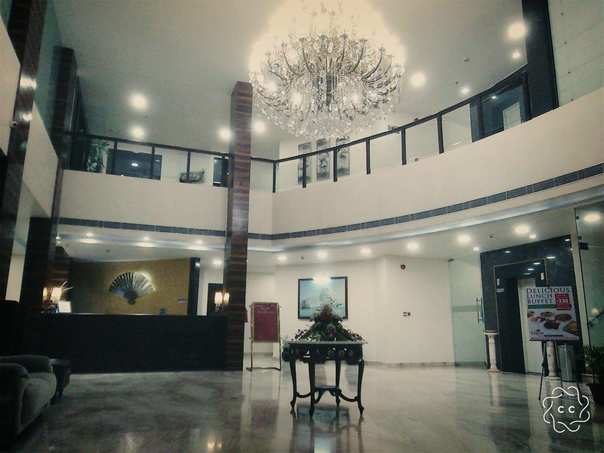 The Legend Hotel Allāhābād Junction Exterior foto